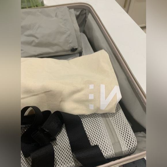 Monos 23 inch carry on plus luggage - Picture 13 of 15